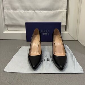 Stuart Weitzman Classic Stuart Power pump.